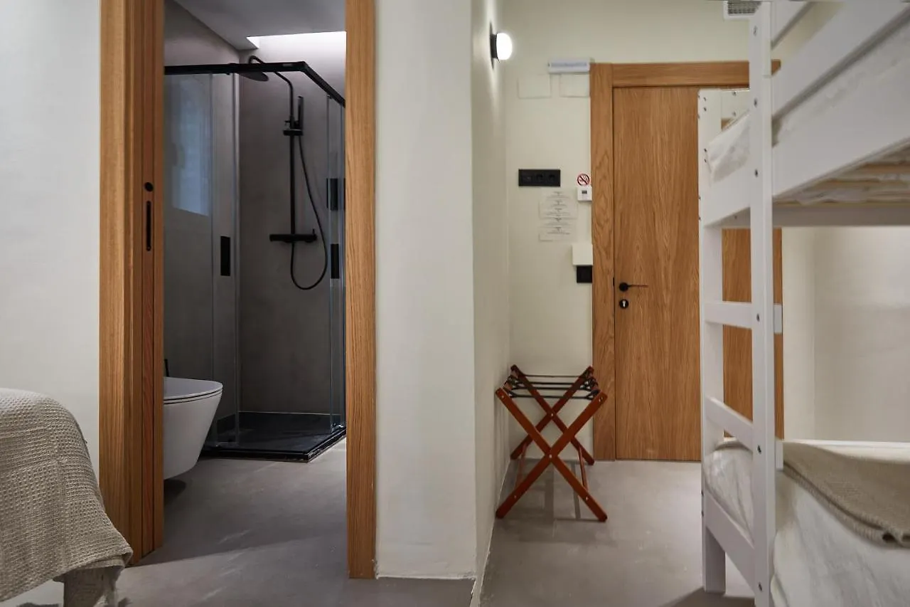 ברצלונה Ella Hostel Ramblas 0*,