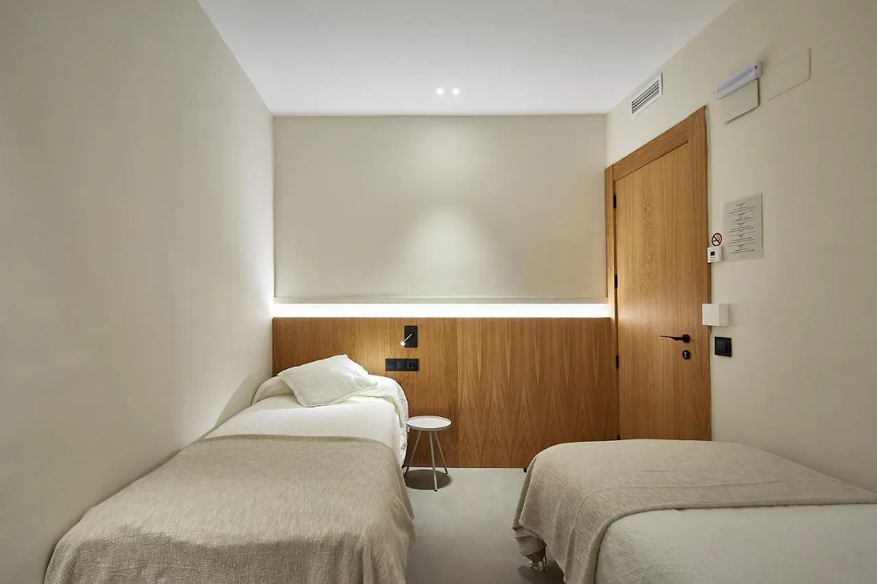 ברצלונה Ella Hostel Ramblas בית הארחה